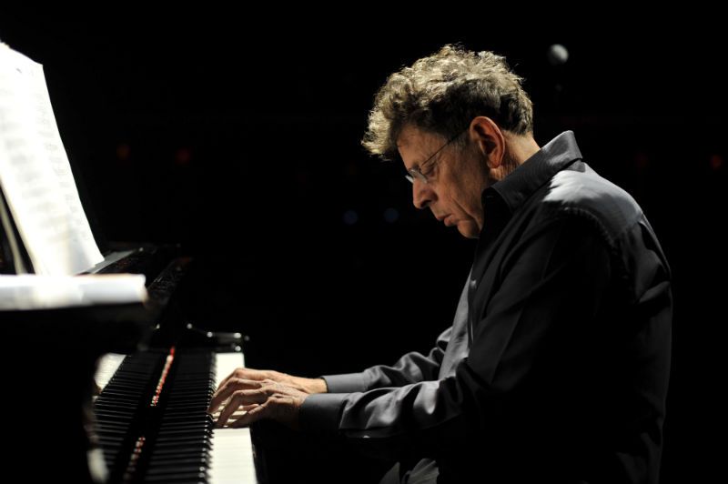 Composer Philip Glass playing piano photo by fernando aceves