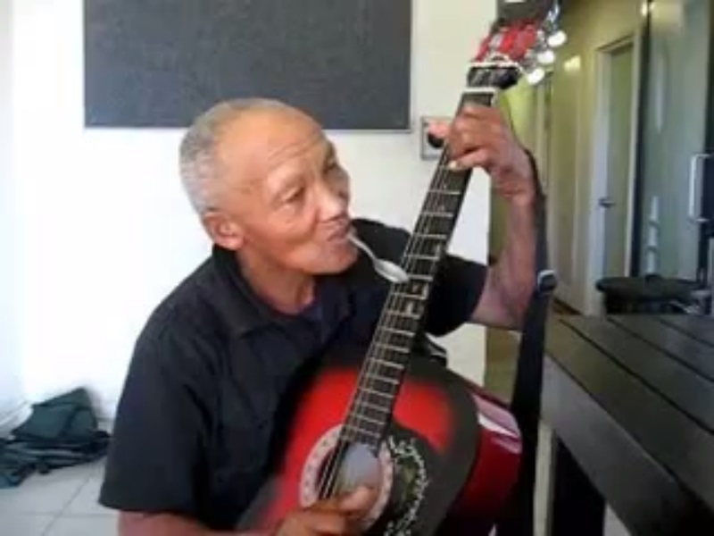 South African Guitarist Shows A Unique Way To Play The Instrument