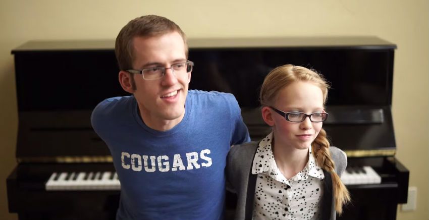 dueling piano siblings