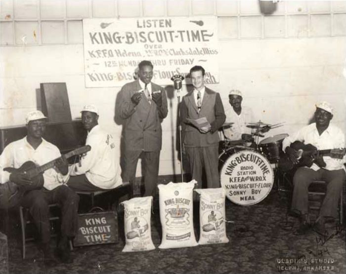 Sonny Boy Williamson – 1944 King Biscuit Time Photograph (recordmecca.com)