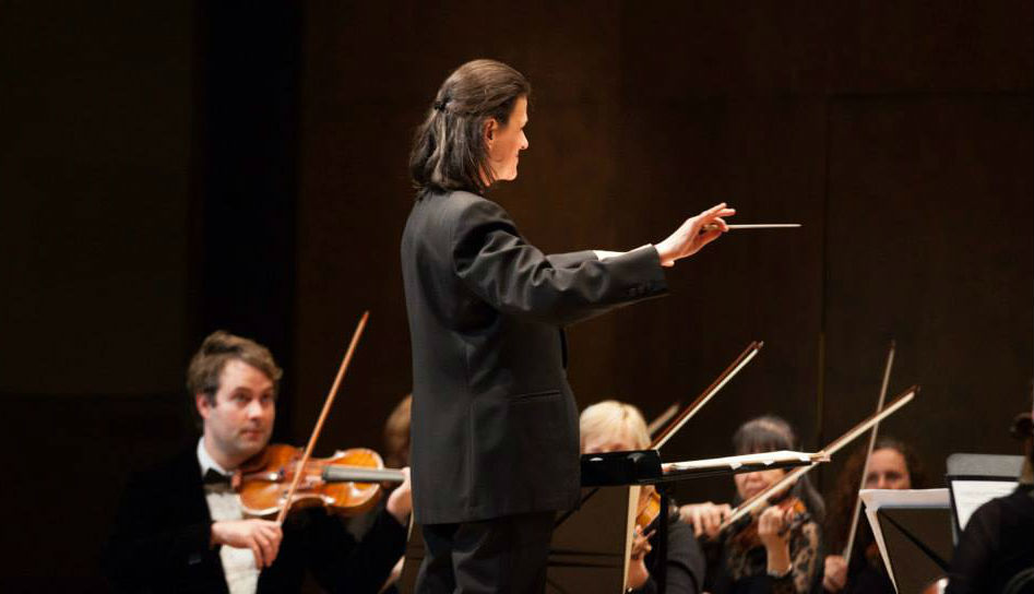 conductor Wanda Kaluzny Montreal Chamber Orchestra