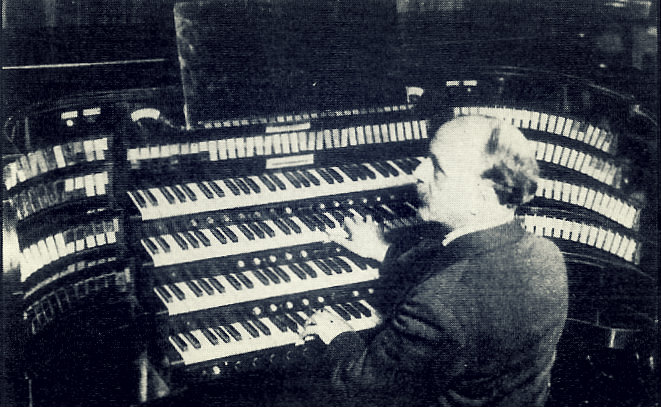 louis vierne at the organ