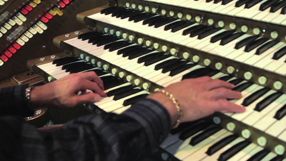 Star Wars Main Theme Performed on a Pipe Organ