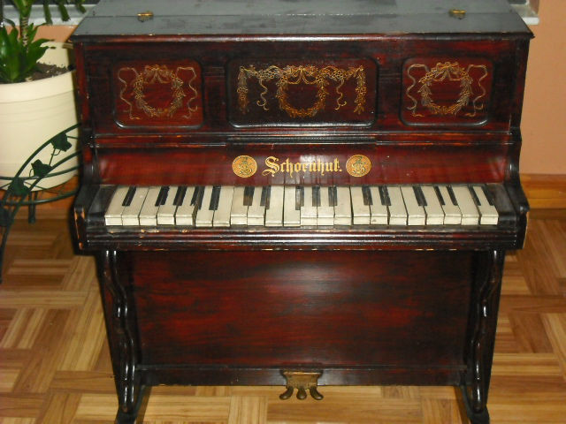 history of toy pianos