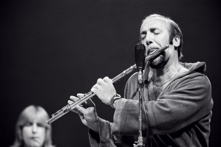 10 Famous Flutists You Should Know Great Flute Players CMUSE