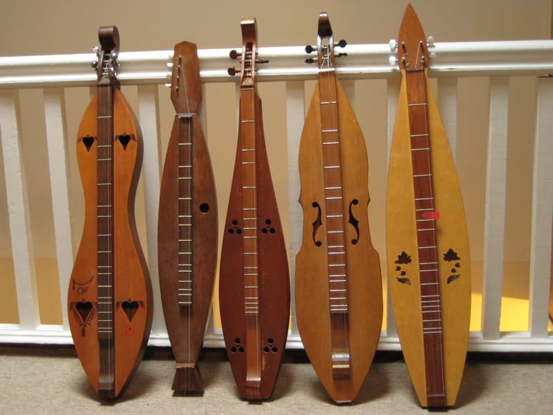 Dulcimer Definition, Information and History of Dulcimer Musical Instrument