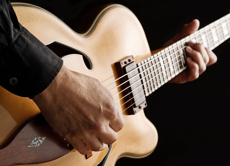 How to Learn Jazz Guitar at Home by Yourself