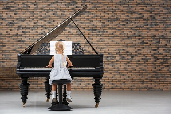 What Age is Best to Start Piano Lessons