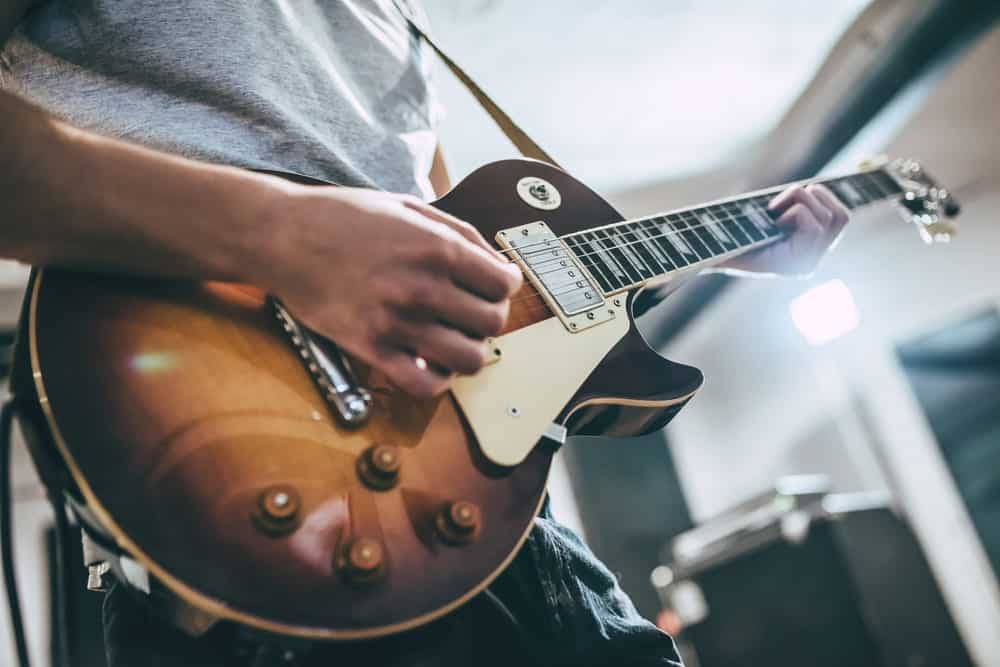 Learn Electric Guitar Lessons Online