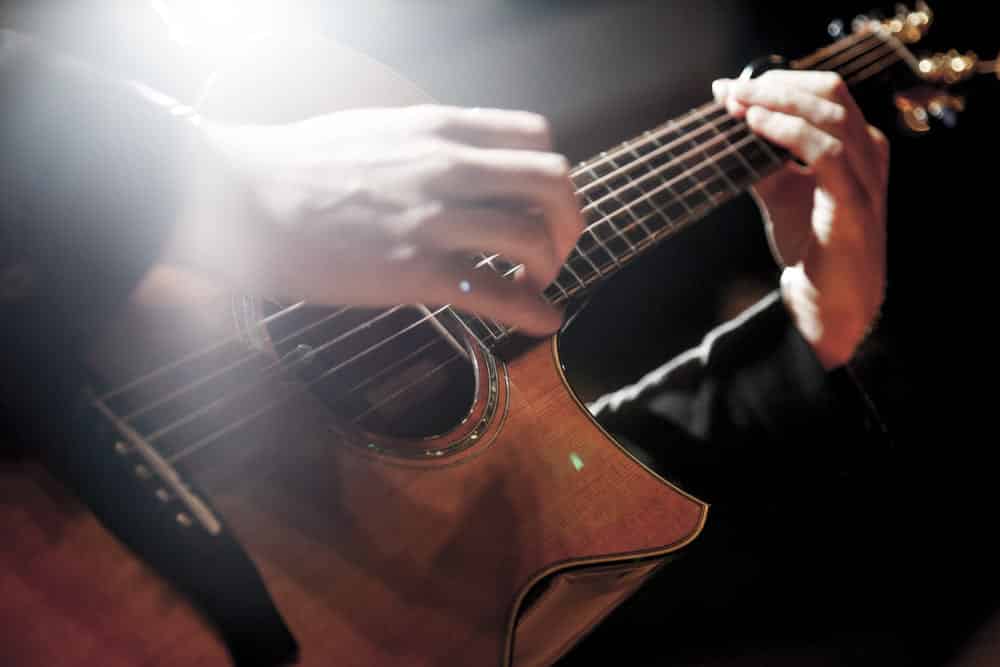 Learn Fingerstyle Guitar Lessons Online