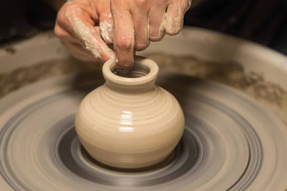 8 Websites To Learn Pottery Lessons Online (Free And Paid) - CMUSE