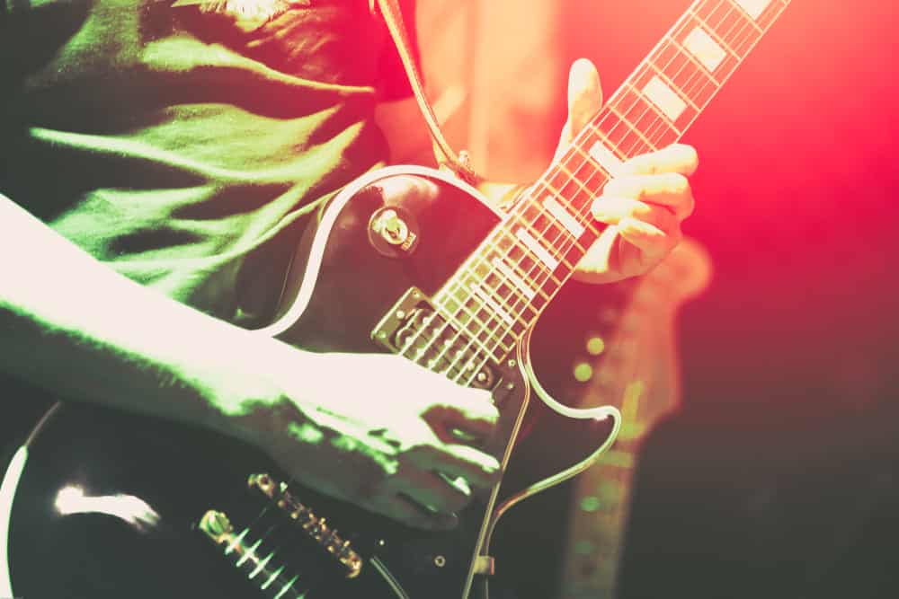 learn guitar soloing lessons online
