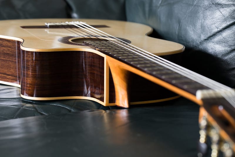 Mahogany side guitar