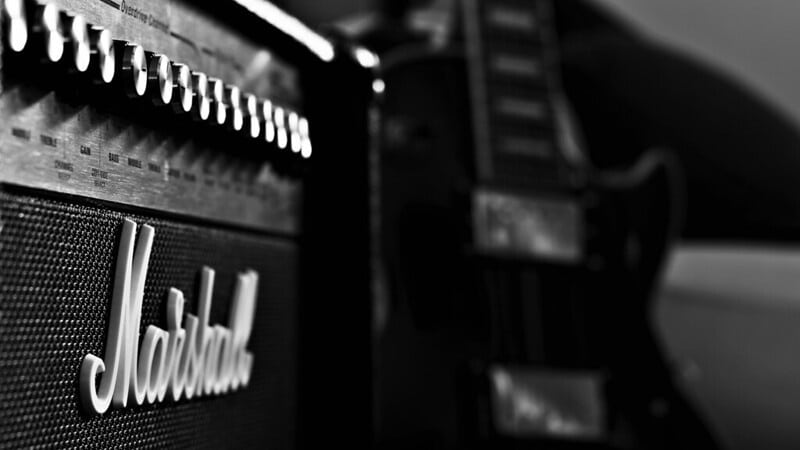 Marshall MG100DFX and guitar