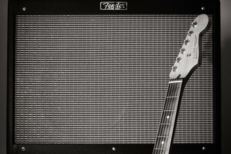 Fender Hot Rod Deluxe vs Blues Jr Which One To Choose? CMUSE