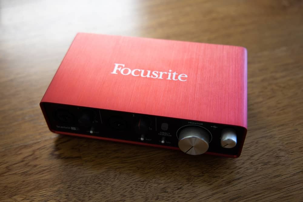 focusrite scarlett 2i2 on the ground