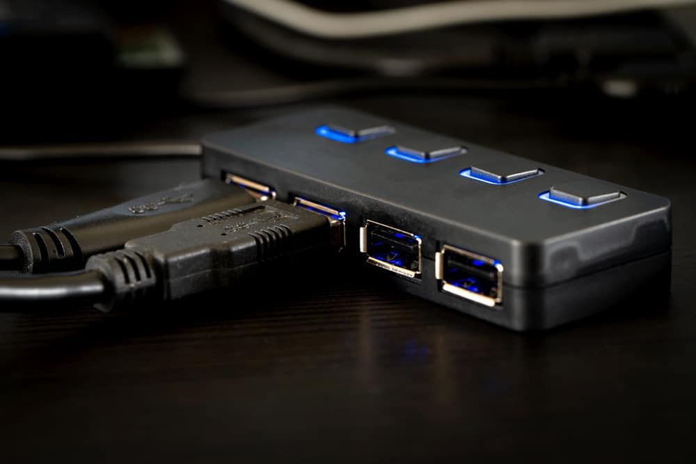 USB hub connecting and sharing multiple usb devices
