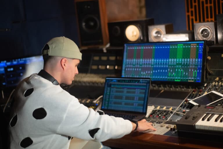 How Much Do Music Producers Make CMUSE how-much-do-music-producers-make-cmuse