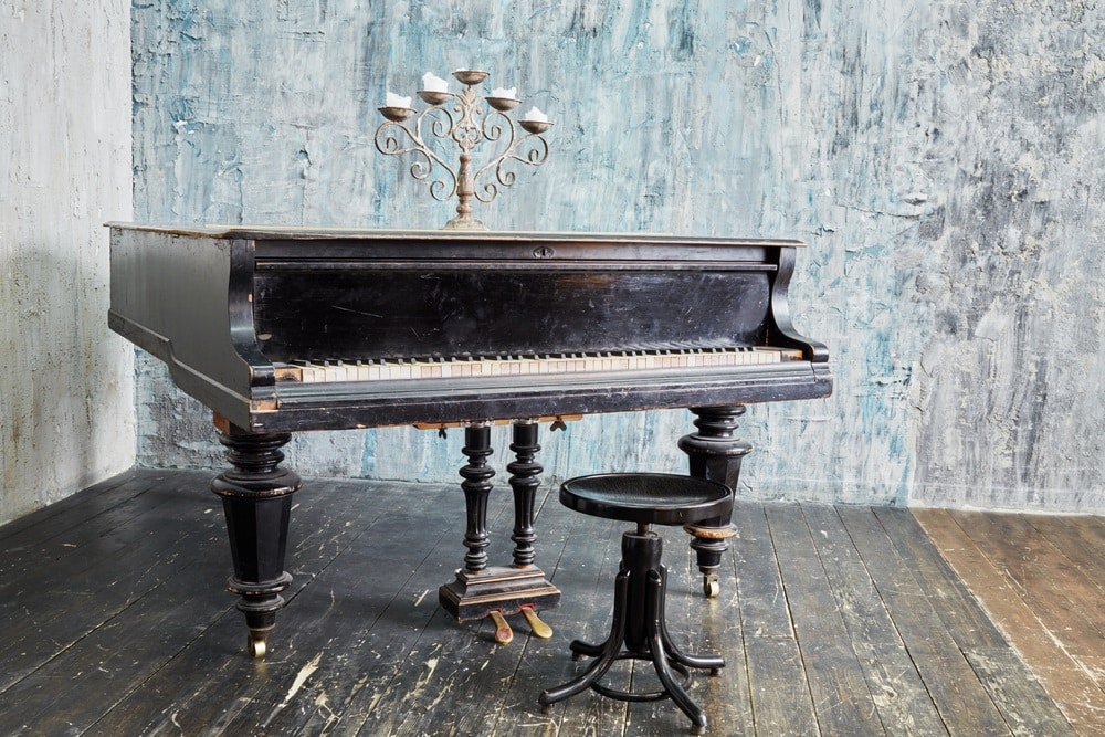 old black grand piano